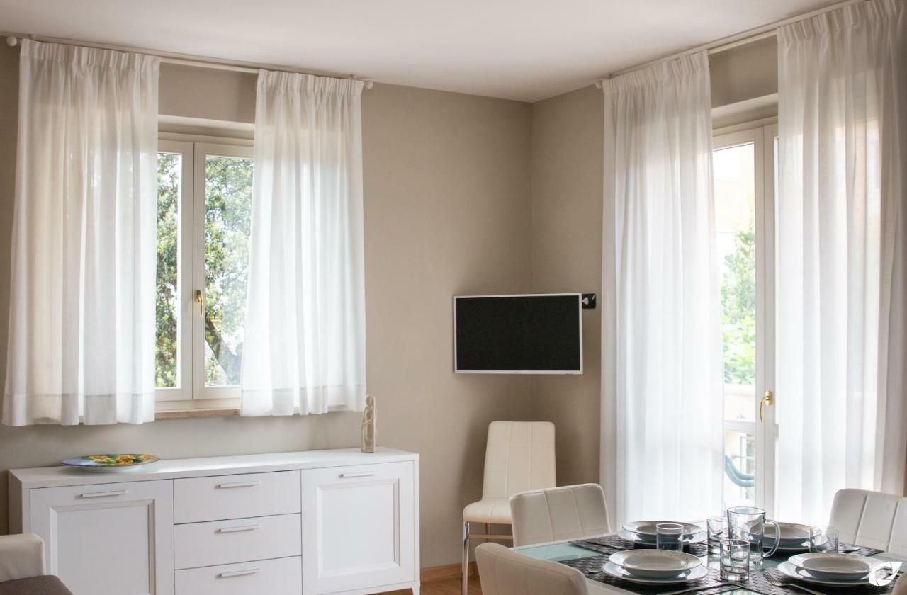 2-Bedroom Apt, With Balcony & Aircondition - 50 M From The Beach Marina di Pietrasanta Ngoại thất bức ảnh