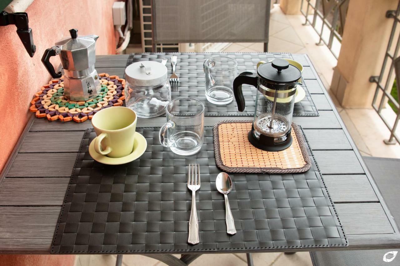 2-Bedroom Apt, With Balcony & Aircondition - 50 M From The Beach Marina di Pietrasanta Ngoại thất bức ảnh