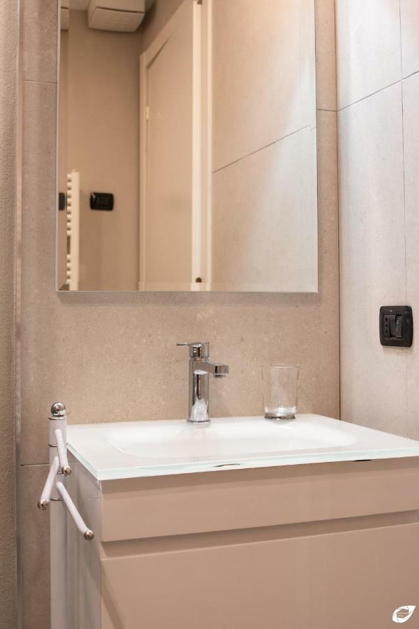 2-Bedroom Apt, With Balcony & Aircondition - 50 M From The Beach Marina di Pietrasanta Ngoại thất bức ảnh